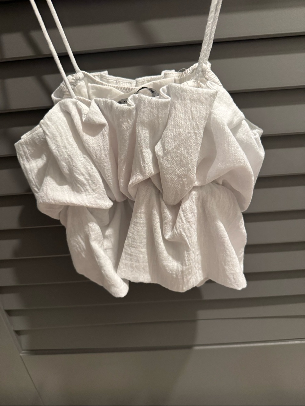White Textured Ruffle Cami Top Zara - Picture 3 of 3